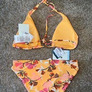 Brand new roxy bikini size small